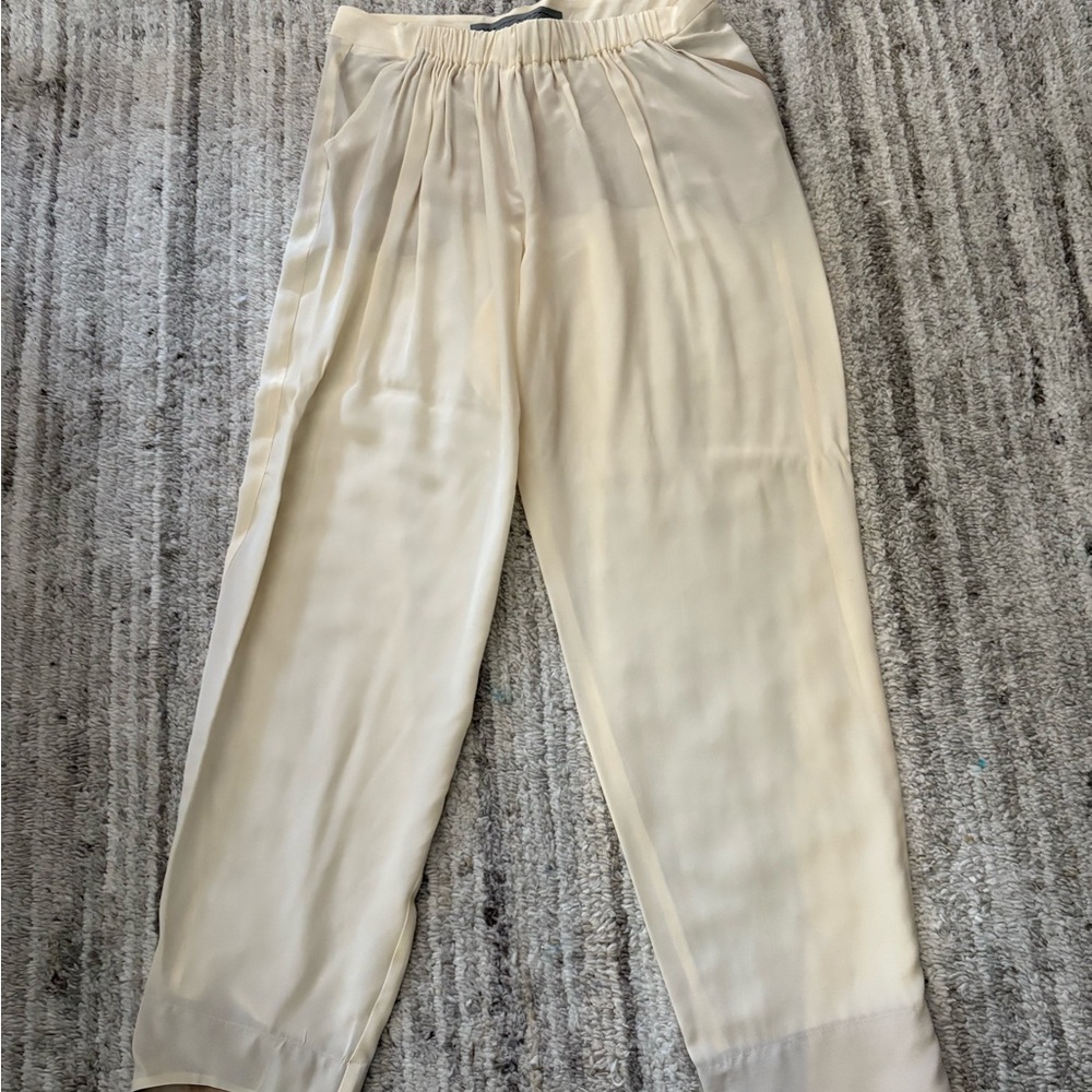 Women’s Raquel Allegra Cream Silk Pants - Size 2